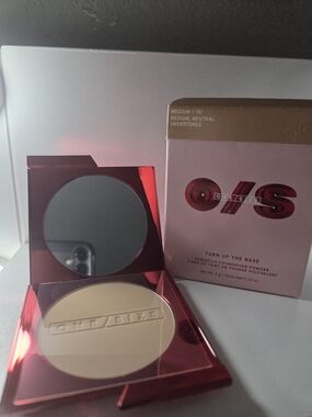 One/Size Turn Up The Base Versatile Foundation Powder - Medium Neutral